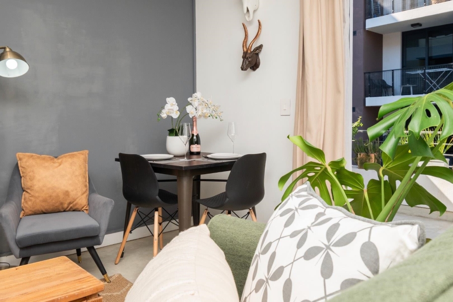 To Let 1 Bedroom Property for Rent in Green Point Western Cape